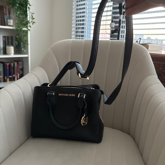 Michael Kors Purse - Picture 2 of 6